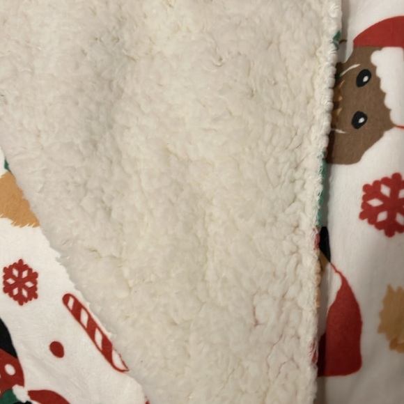 •NWT• WINTERGREEN // Dog-Themed holiday pattern sherpa blanket/throw // fleece - Picture 9 of 10